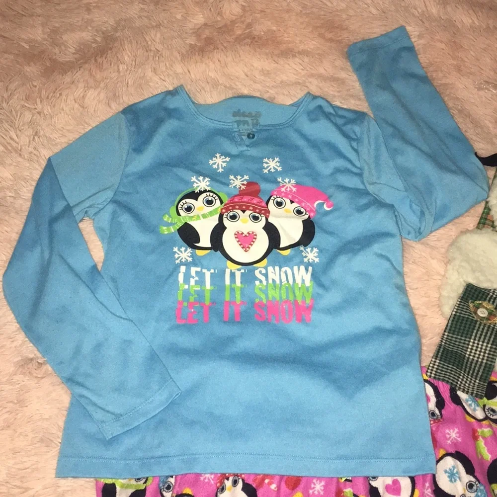2/$25 🛍 Girl's Two Piece Winter Holiday Winter Pajamas